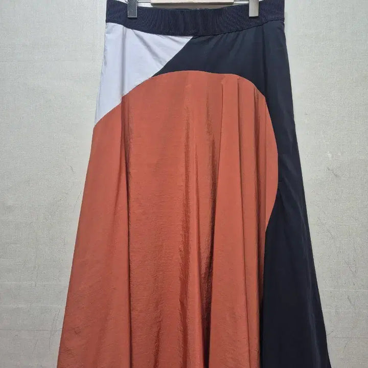 [BUNJANG] COS Color-Block A-Line Long Skirt / cos 배색 A라인 롱 스커트