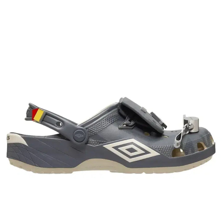 [BUNJANG] Crocs x Umbro Classic Clog Bone Slate Grey / 크록스 x 엄브로 클래식 클로그 본 슬레이트 그레이