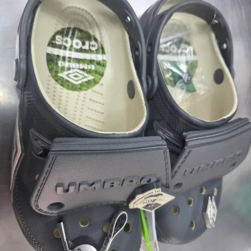 [BUNJANG] Crocs x Umbro Classic Clog Bone Slate Grey / 크록스 x 엄브로 클래식 클로그 본 슬레이트 그레이