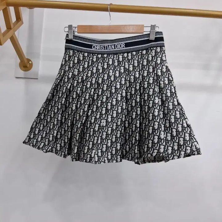 [BUNJANG] Embroidered Mini Skirt / 자수스커트44반