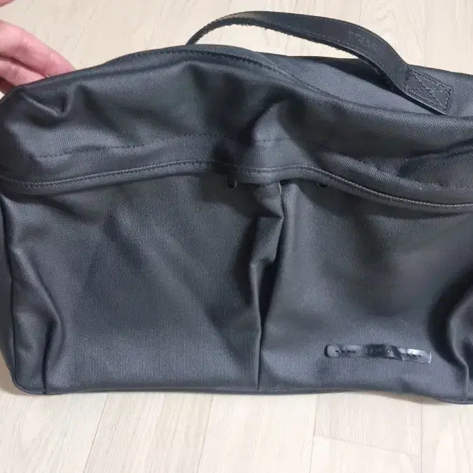[BUNJANG] LOWRAWR Brief Bag Shoulder Bag / 로우로우 브리프백