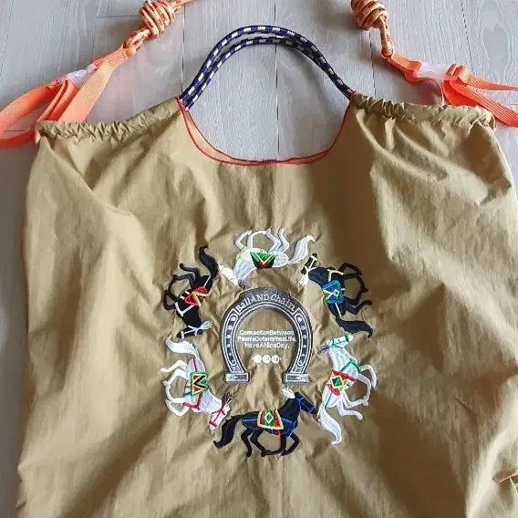 [BUNJANG] Ball And Chain Embroidered Shoulder Bag / Ball And Chain 말 자수 숄더백