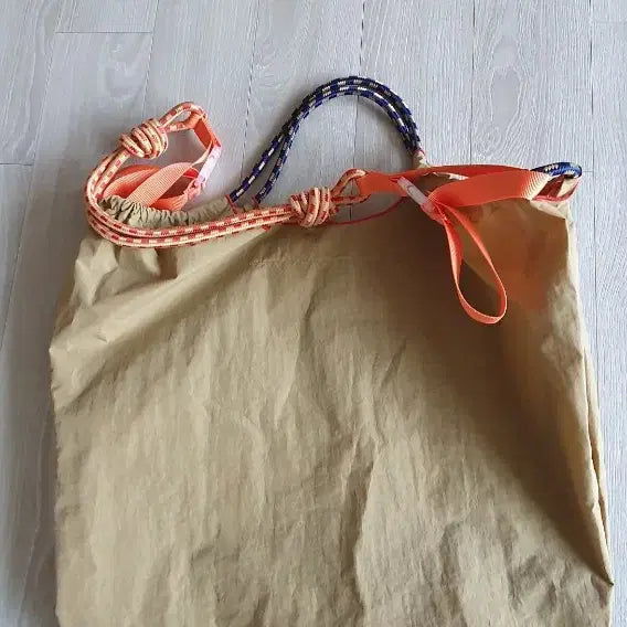 [BUNJANG] Ball And Chain Embroidered Shoulder Bag / Ball And Chain 말 자수 숄더백