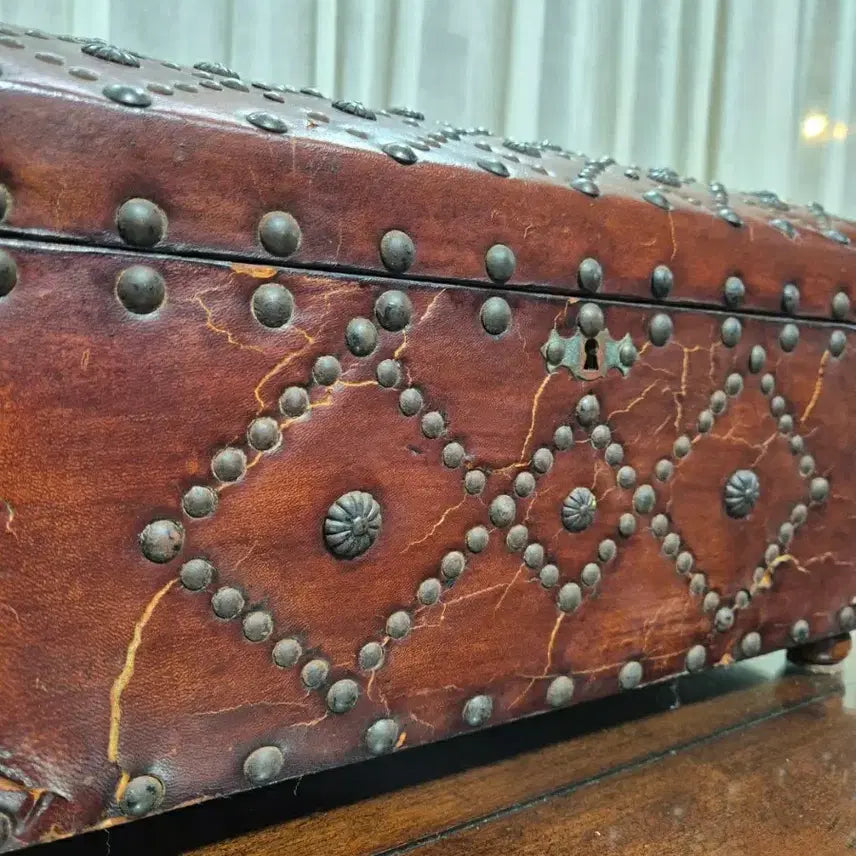 [BUNJANG] Spanish Antique Vintage Domed Leather-Wrapped Wooden Box / 스페인 엔틱 빈티지 가죽 우드박스 보석함