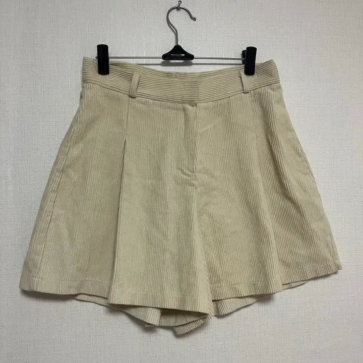 [BUNJANG] Beige Corduroy Shorts / 베이지 골덴 반바지
