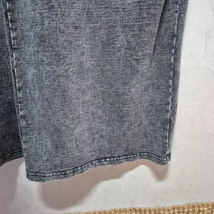 [BUNJANG] Alexis N Washed Denim Jumpsuit / 알렉시스 N 워싱 데님 점프수트