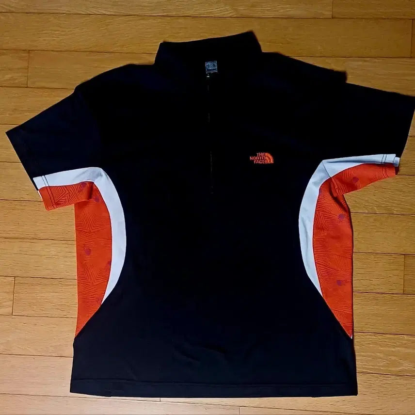 [BUNJANG] The North Face Short Sleeve T-Shirt Black Orange Pattern / 노스페이스 반팔 티셔츠 블랙 오렌지 패턴