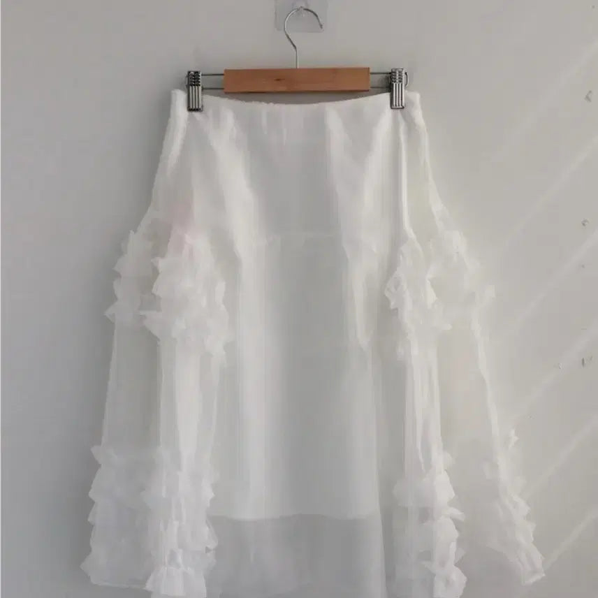 [BUNJANG] Neobine Frill Ring Sheer Skirt White / 너의빈  프릴링 시어 스커트 ( 화이트 ) 판매합니다