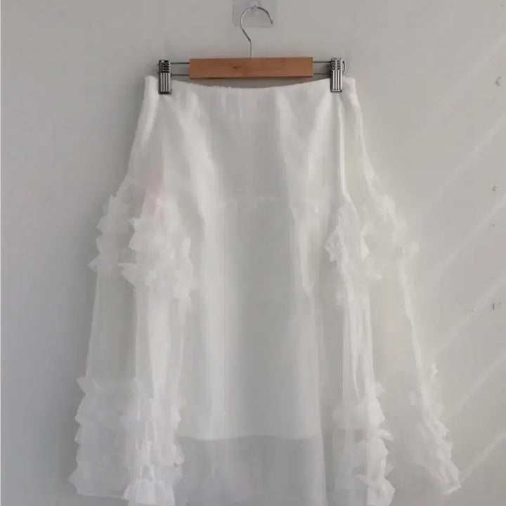 [BUNJANG] Neobine Frill Ring Sheer Skirt White / 너의빈  프릴링 시어 스커트 ( 화이트 ) 판매합니다
