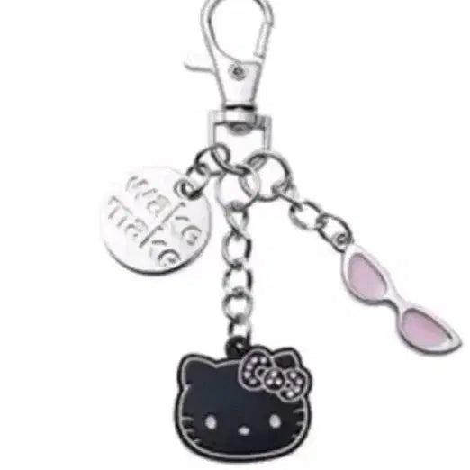 [BUNJANG] WAKEMAKE Hello Kitty Charm Keychain / 웨이크메이크 헬로키티 참 키링 판매