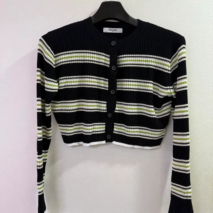 [BUNJANG] 8SECONDS Cropped Long Sleeve T-Shirt / 에잇세컨즈 크롭 긴팔티