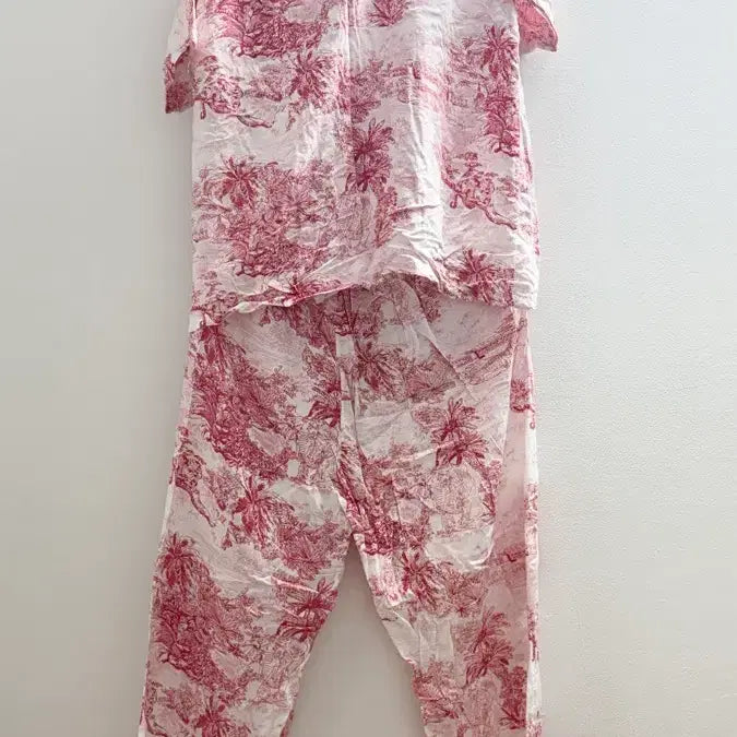 [BUNJANG] Bali Drawing Pattern Pajama Shirt and Pants Set / (새상품) 발리에서구매한 드로잉 패턴 잠옷 셔츠 바지 세트