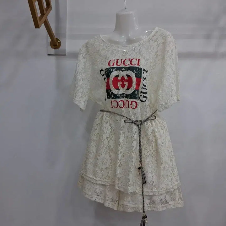 [BUNJANG] Lace Short Sleeve T-Shirt and Shorts Set / 레이스 반팔 티셔츠 반바지 세트