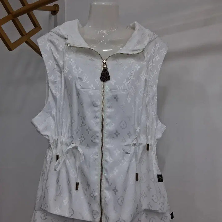 [BUNJANG] White Silk Hooded Vest and Shorts Set / 화이트  실크 후드 조끼 반바지 세트44~66까지