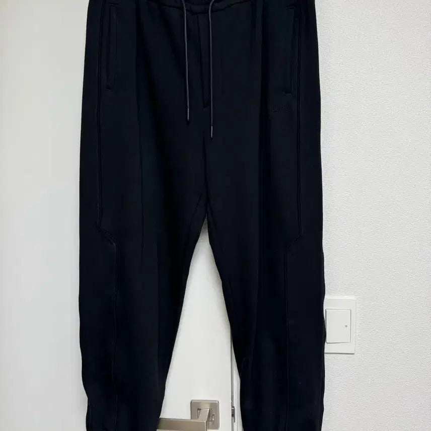 [BUNJANG] Juun.J YOO AHIN Jogger Sweatpants Black / [50] 준지 유아인 조거 스웨트 팬츠 블랙