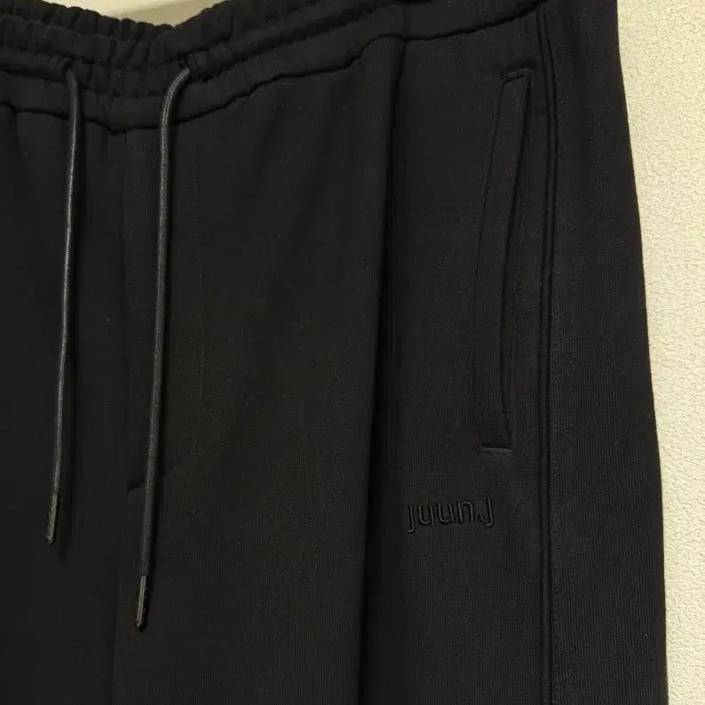 [BUNJANG] Juun.J YOO AHIN Jogger Sweatpants Black / [50] 준지 유아인 조거 스웨트 팬츠 블랙