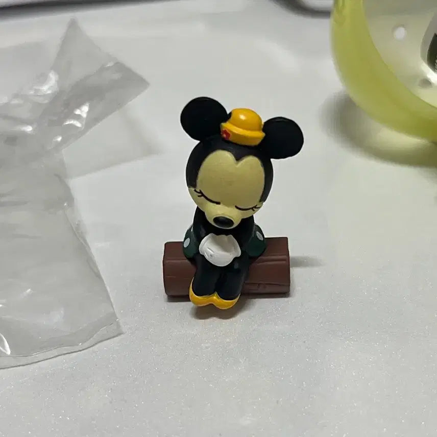 [BUNJANG] Disney Minnie Mouse Lazy Holiday Gacha / 디즈니 미니마우스 나른한 휴일 가챠