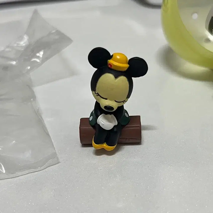[BUNJANG] Disney Minnie Mouse Lazy Holiday Gacha / 디즈니 미니마우스 나른한 휴일 가챠