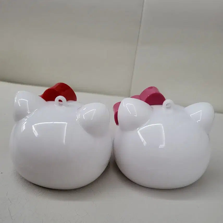 [BUNJANG] 7-Eleven Hello Kitty Bottle Cap Keychains Set of 2 / 세븐일레븐 헬로키티 에이드 뚜껑 키링 2개 세트