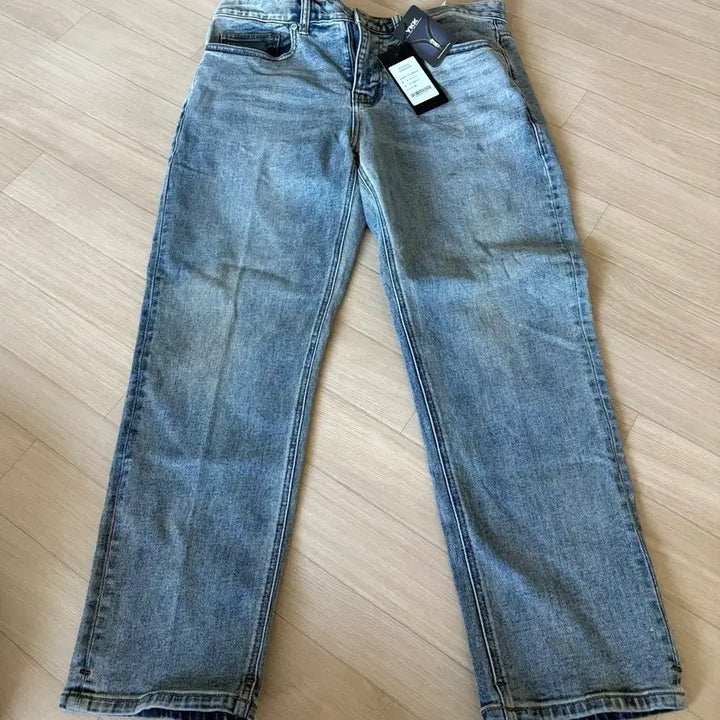 [BUNJANG] Musinsa Standard Tapered Crop Denim Pants Light Indigo / [새상품] 무신사스탠다드 테이퍼드 크롭 데님팬츠 라이트 인디고