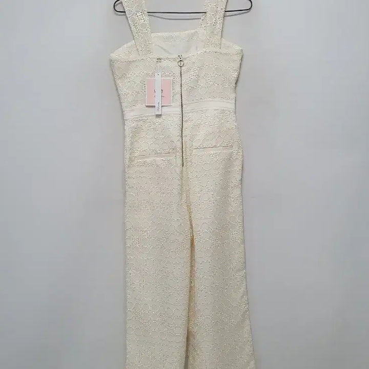 [SOLD OUT] 새상품 임블리 펀칭 레이스 와이드 점프수트.