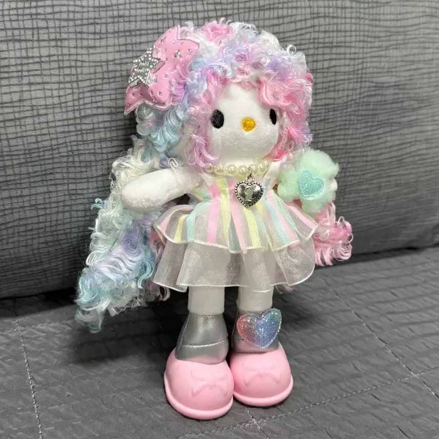 [BUNJANG] Rainbow Fleece Long-Legged Kitty Charm / 무지개 뽀글이 롱다리 키티