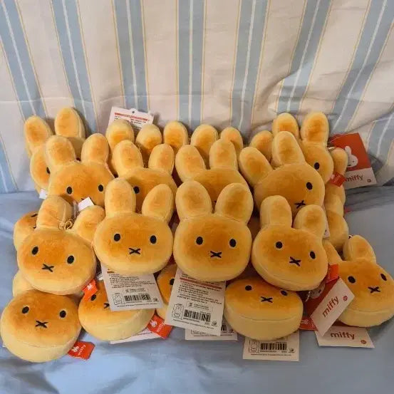 [BUNJANG] Miffy "Baked Bread Face" Plush Toy / 구운빵얼굴 미피 새상품