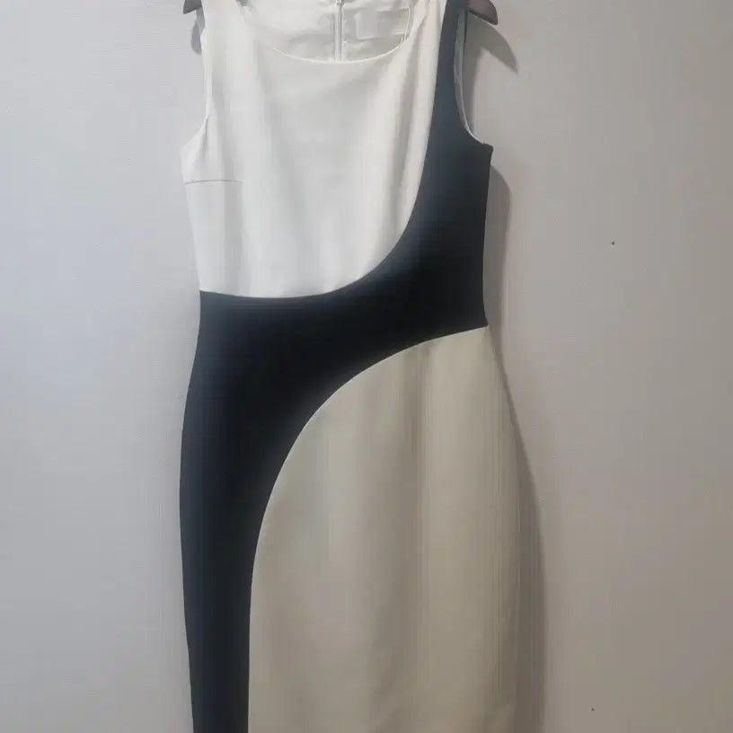 [BUNJANG] Hugo Boss Black and White Color Block Dress / 보스 Hugo Boss 블랙앤화이트 배색 원피스 44