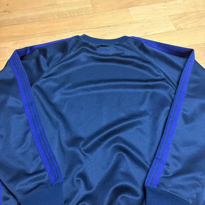 [BUNJANG] Needles Track Crewneck Sweatshirt Navy/Purple L / 니들스 트랙 크루넥 맨투맨 / 네이비/퍼플 / L