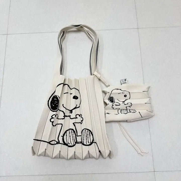 [BUNJANG] Joseph &amp; Stacey PEANUTS Snoopy Limited Edition Knit Bag &amp; Pouch Set / 조셉앤스테이시 PEANUTS 스누피 한정판