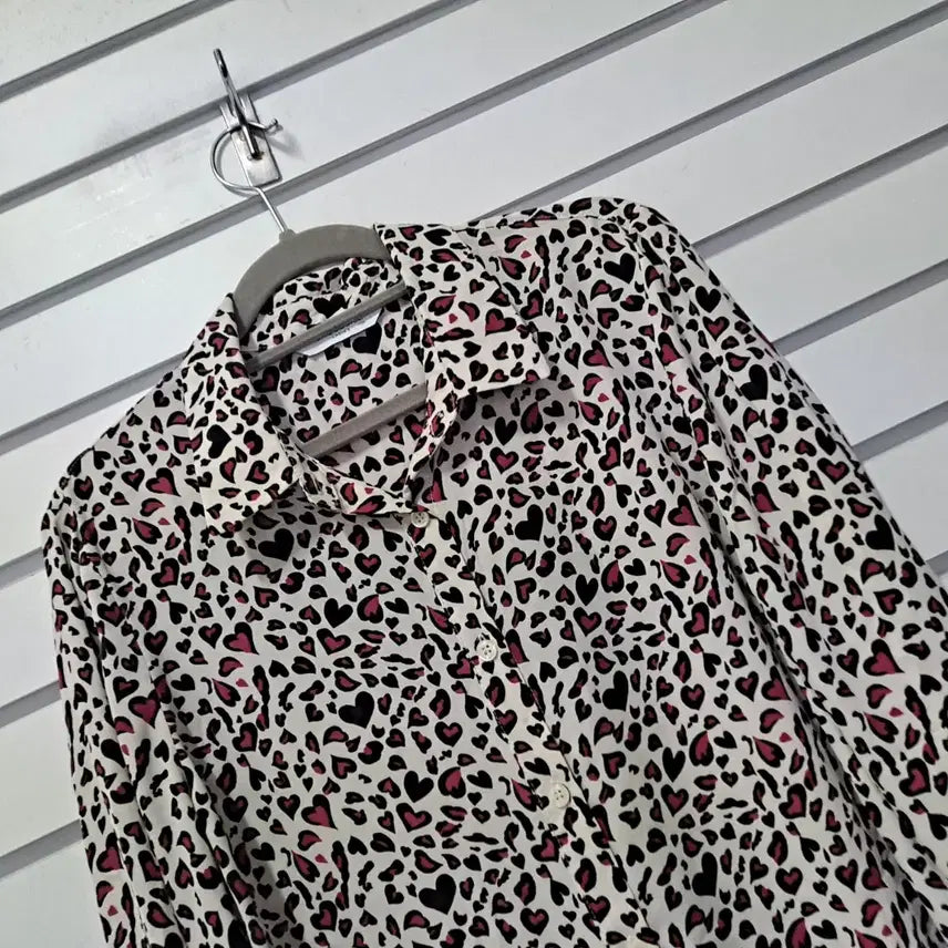 [BUNJANG] Crocodile Pattern Blouse Size 77 / 크로커다일 귀욤패턴 블라우스 77 옷장꾸미기