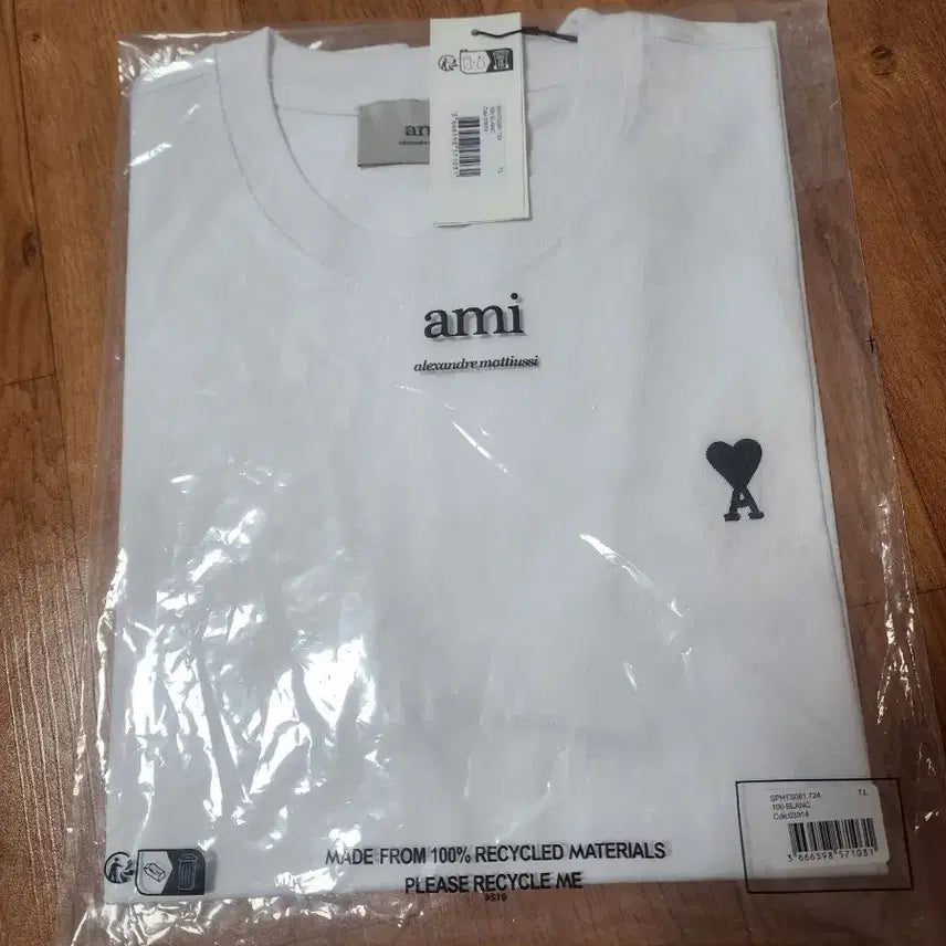 [BUNJANG] AMI Paris Small Heart Logo White Short Sleeve T-Shirt (L) / 아미 스몰 하트 로고 흰색 반팔 티셔츠L