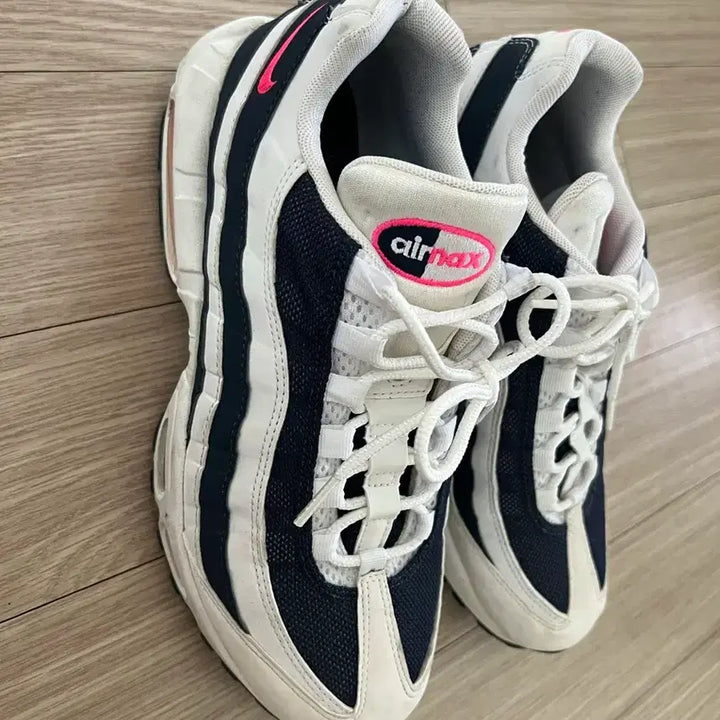 [BUNJANG] Nike Air Max 95 White/Navy/Pink Sneakers (260) / 나이키에어맥스95(260)