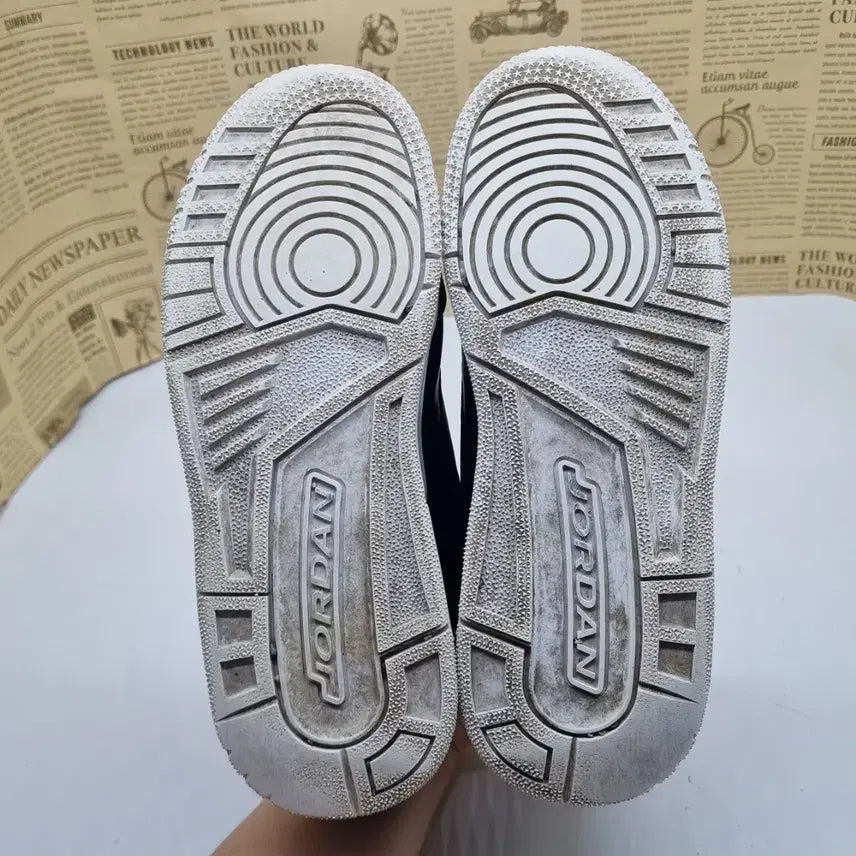 [BUNJANG] Nike Jordan 3 Kids Mid Top Sneakers / 나이키 조던3 아동미드235