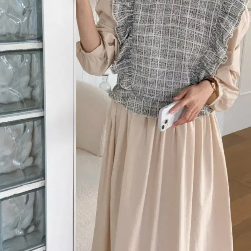 [BUNJANG] Beige Tweed Frill Long Sleeve Dress / 베이지 트위드 프릴 긴팔롱원피스