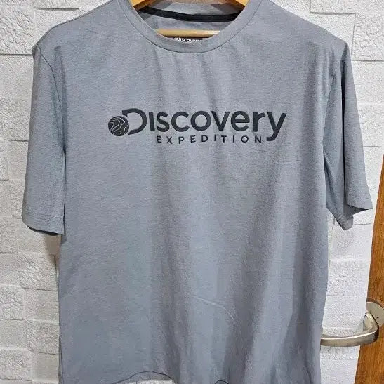 [BUNJANG] Discovery Expedition Gray Short Sleeve T-Shirt / 디스커버리 익스페디션 반팔티 그레이