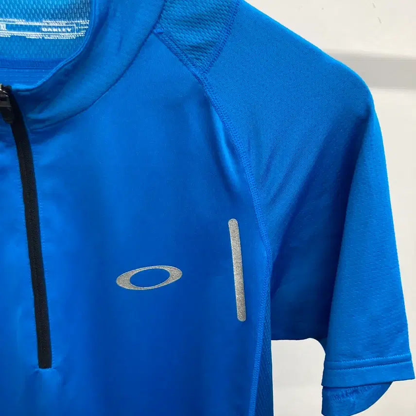 [BUNJANG] Oakley Quarter Zip Performance Short Sleeve T-Shirt (Size 100) / 오클리 쿼터 집업 기능성 반팔 티셔츠 100