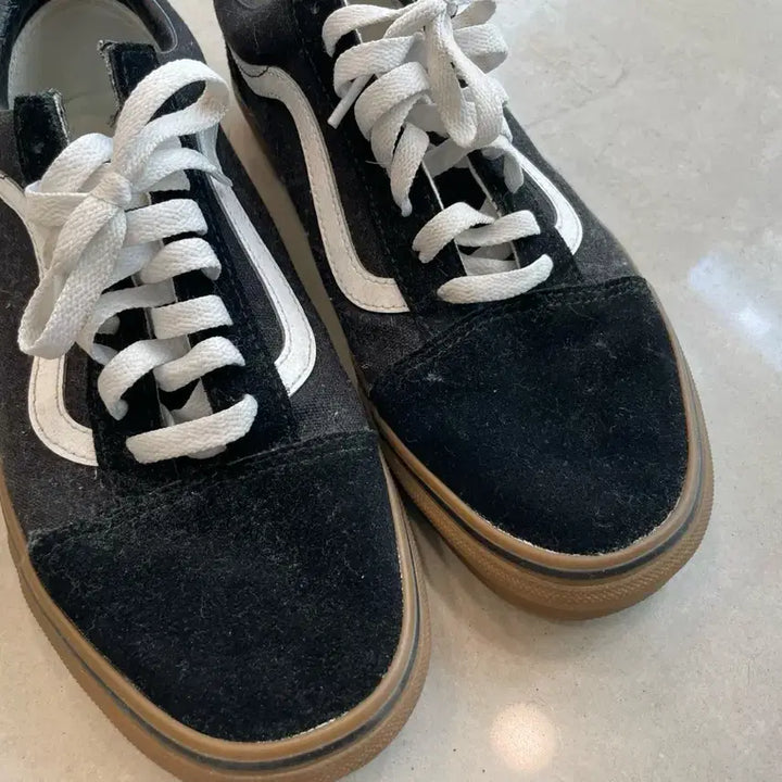 [BUNJANG] Vans Old Skool Suede Sneakers / 반스 올드스쿨 스웨이드 스니커즈 270mm