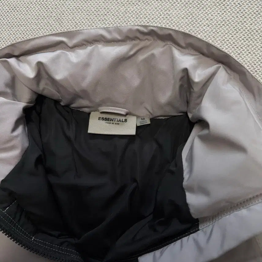 [BUNJANG] Fear of God Essentials Puffy Jacket Silver / 피어오브갓 에센셜 퍼피 자켓 실버