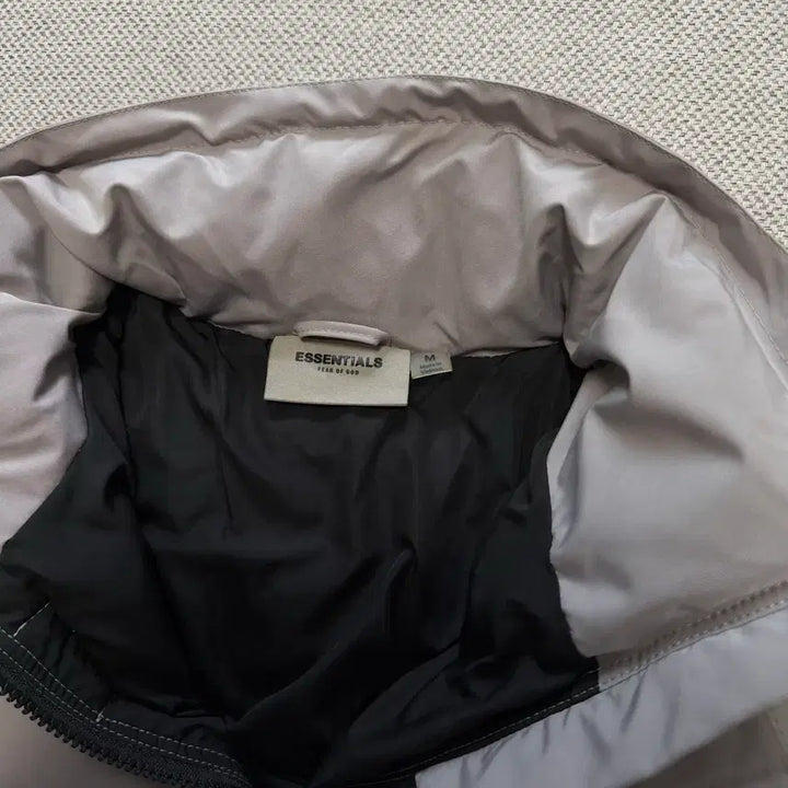 [BUNJANG] Fear of God Essentials Puffy Jacket Silver / 피어오브갓 에센셜 퍼피 자켓 실버