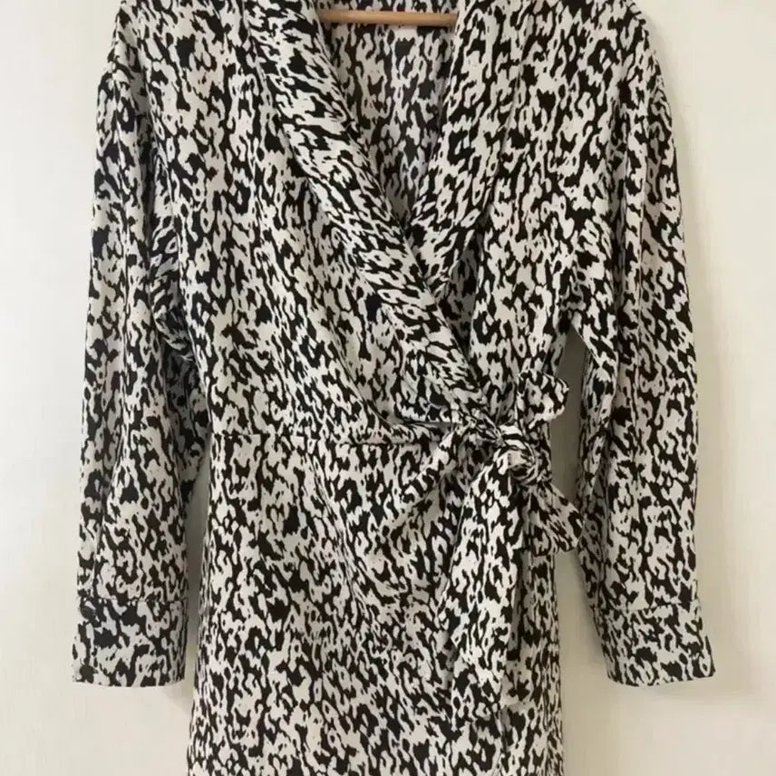 [BUNJANG] Zara Animal Print Overalls Jumpsuit / s) 자라 애니멀 프린트 멜빵바지 점프수트 원피스팬츠