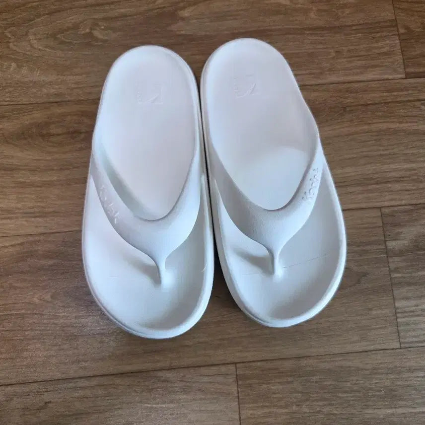 [BUNJANG] Kodak Flip-Flops White Size 240 / 코닥 쪼리 240