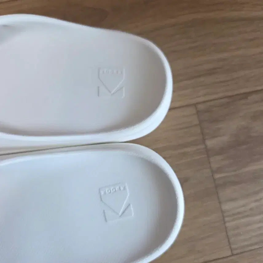 [BUNJANG] Kodak Flip-Flops White Size 240 / 코닥 쪼리 240