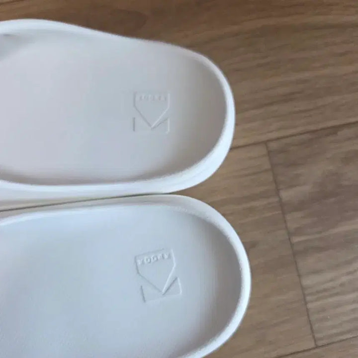 [BUNJANG] Kodak Flip-Flops White Size 240 / 코닥 쪼리 240