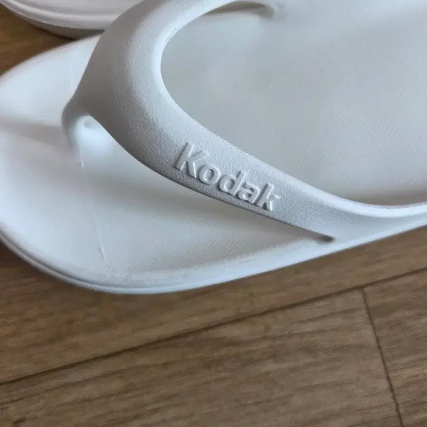 [BUNJANG] Kodak Flip-Flops White Size 240 / 코닥 쪼리 240