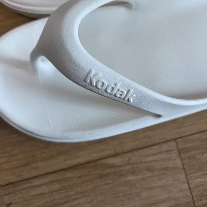 [BUNJANG] Kodak Flip-Flops White Size 240 / 코닥 쪼리 240