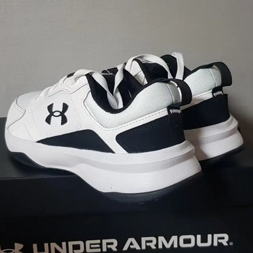[BUNJANG] Under Armour Sneakers (New) / (새제품) 언더아머 운동화 [270]