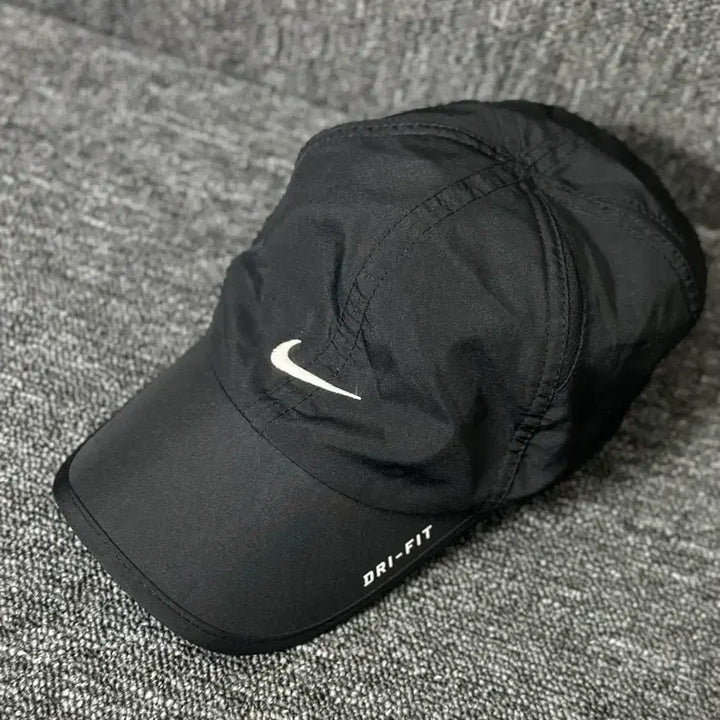 [BUNJANG] Nike Dri-FIT Featherlight Running Cap / 나이키 드라이핏 페더라이트 블랙 러닝캡 9세 이상