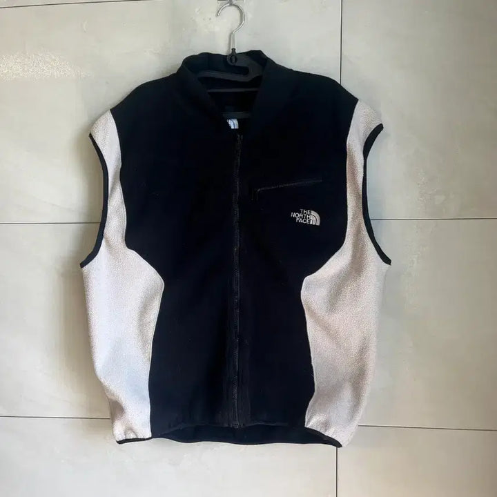[BUNJANG] The North Face 00s Black/Ivory Fleece Vest [M] / 00s 노스페이스 블랙/아이보리 플리스 조끼 [M]