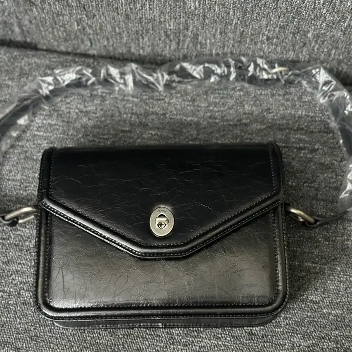 [BUNJANG] Black Mini Crossbody Bag / 블랙 미니 크로스백